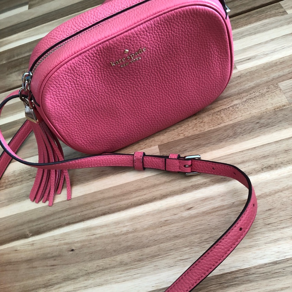 Kate Spade New York Kourtney small Leather Camera Bag Crossbody Garden Pink